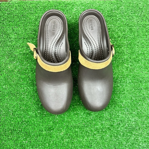 Crocs Signature Cobbler Clogs Brown Slip On Heels Dual Comfort Shoes Women's 7 - Picture 10 of 16